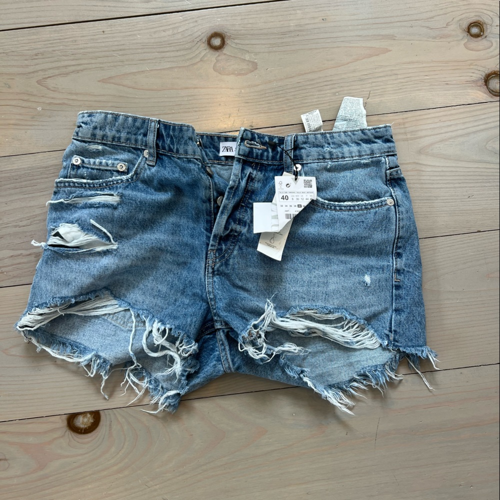 NWT ZARA SHORTS Size 8